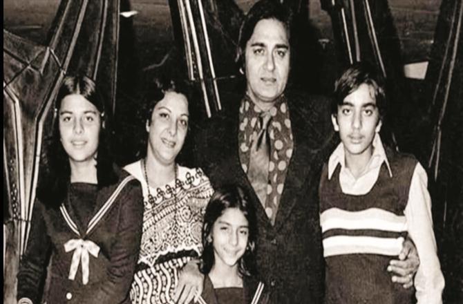 Sunil Dutt in a memorable photo with his wife Nargis, son Sanjay Dutt and daughters
